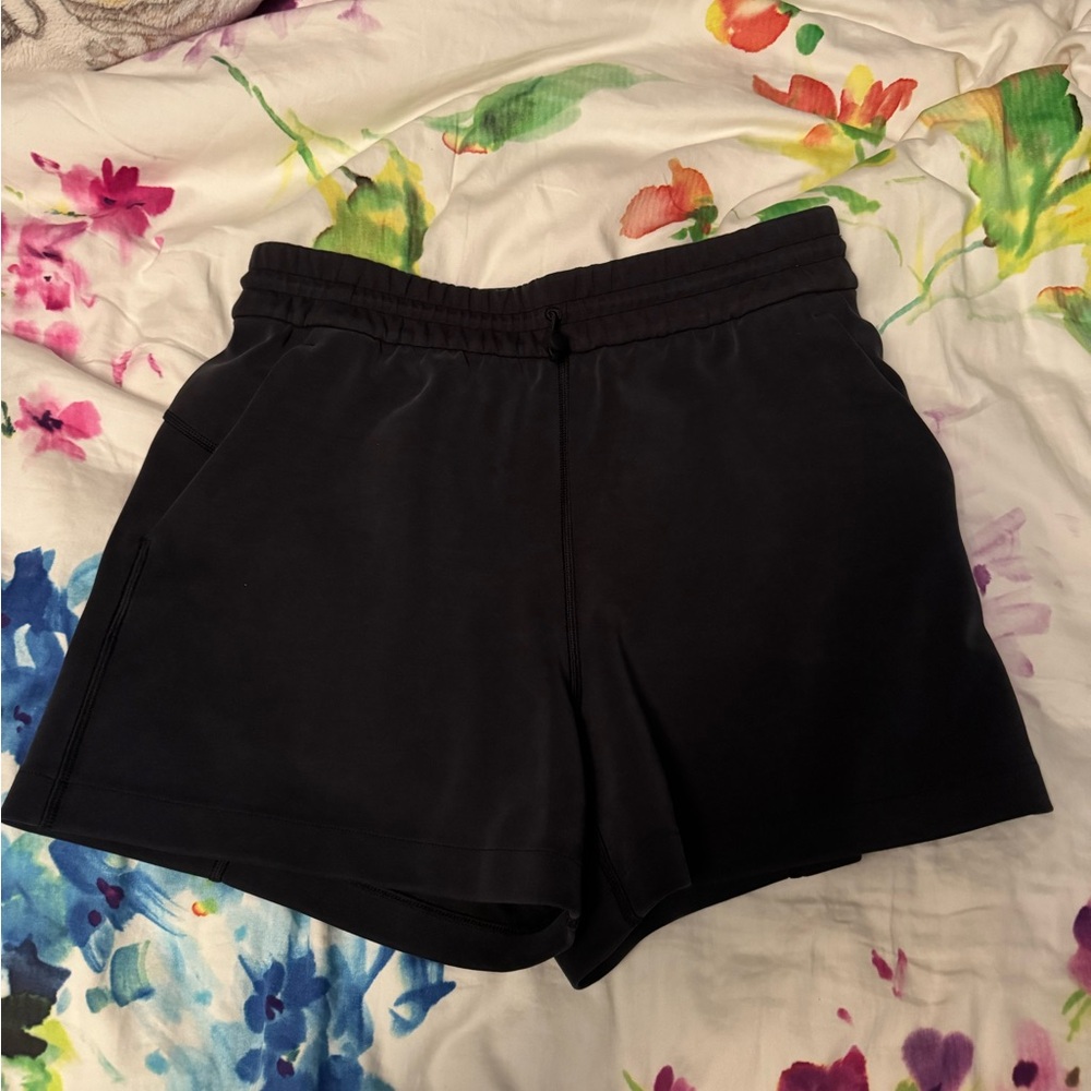 Lululemon soft Steele high rise 4” short Women's Black NWOT